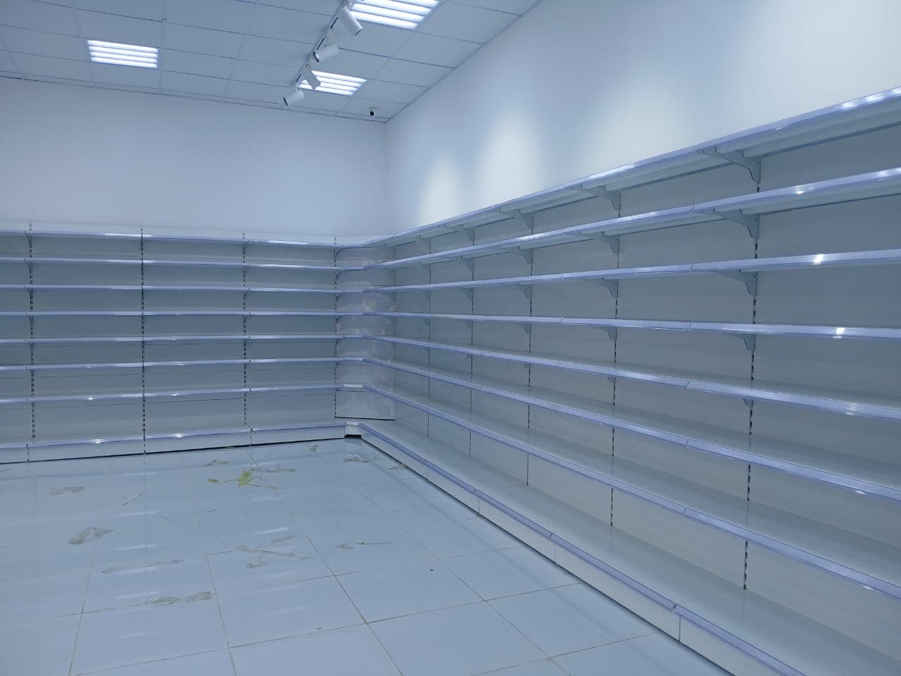 مشروع تشطيب بوية وديكور لشركة كنوز الذوق في جدة